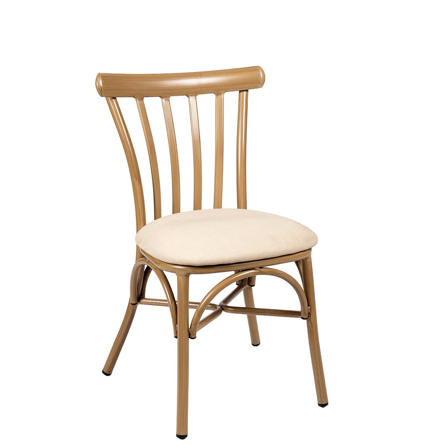 silla Portico in roble natural asiento tapizado PU arena